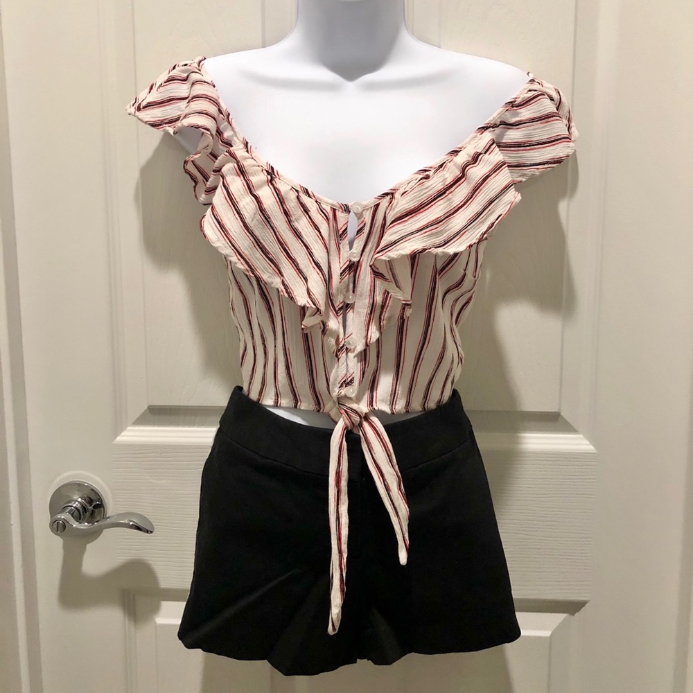 💛💛💛 Striped off shoulder crop top